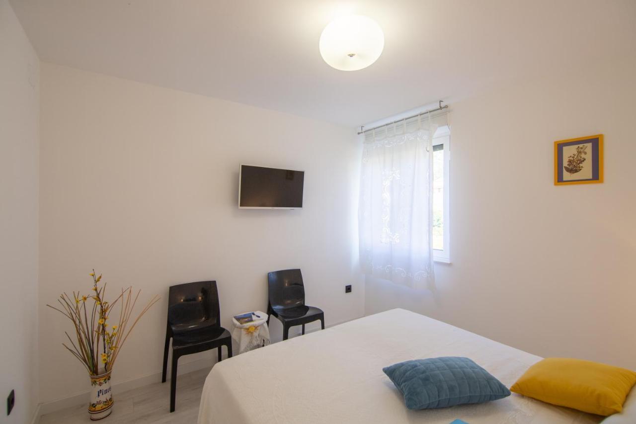 Apartments Nona Draga Komiža Extérieur photo